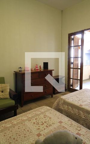 Casa à venda com 200m², 4 quartos e 2 vagasSuite 2