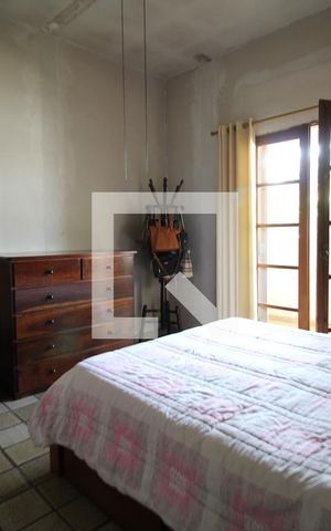 Casa à venda com 200m², 4 quartos e 2 vagasSuite 1