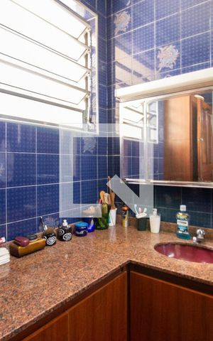 Casa à venda com 190m², 4 quartos e 3 vagas Casa à venda com 190m², 4 quartos e 3 vagasBanheiro da Suíte 1