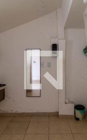 Casa à venda com 300m², 5 quartos e 2 vagas Casa à venda com 300m², 5 quartos e 2 vagasBanheiro de serviço