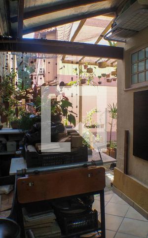 Casa de condomínio à venda com 180m², 4 quartos e 2 vagas Casa de condomínio à venda com 180m², 4 quartos e 2 vagasÁrea de Serviço