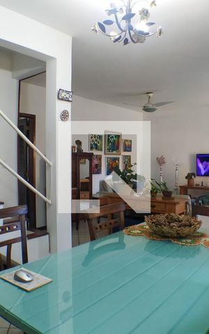 Casa de condomínio à venda com 180m², 4 quartos e 2 vagas Casa de condomínio à venda com 180m², 4 quartos e 2 vagasSala
