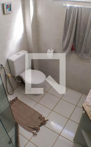 Casa de condomínio à venda com 180m², 4 quartos e 2 vagas Casa de condomínio à venda com 180m², 4 quartos e 2 vagasBanheiro Social 1