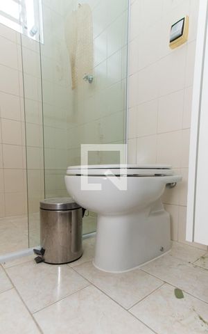 Casa à venda com 211m², 3 quartos e 6 vagas Casa à venda com 211m², 3 quartos e 6 vagasBanheiro