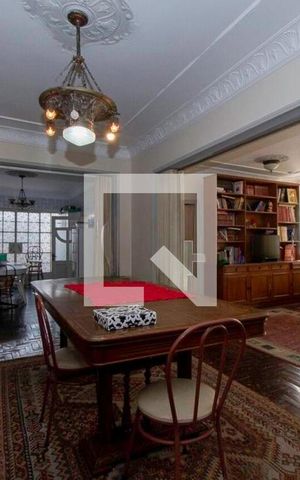 Casa à venda com 300m², 4 quartos e 5 vagas