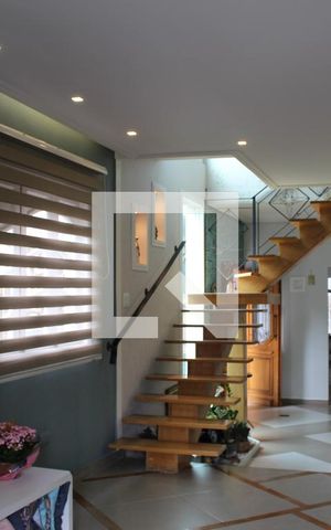 Casa à venda com 200m², 3 quartos e 3 vagasSala