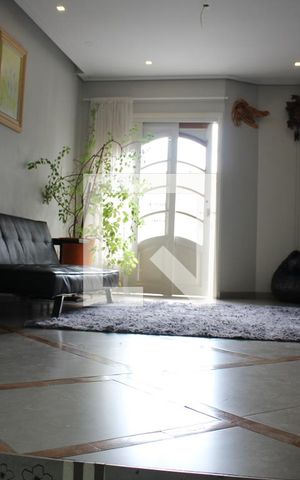 Casa à venda com 200m², 3 quartos e 3 vagasSala