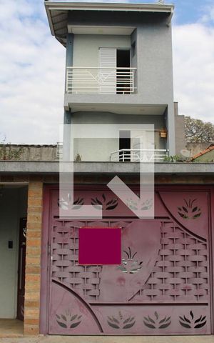 Casa à venda com 200m², 3 quartos e 3 vagasFachada
