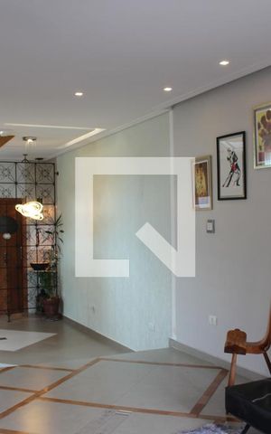 Casa à venda com 200m², 3 quartos e 3 vagasSala