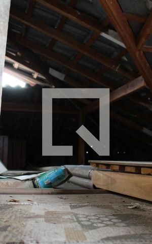 Casa à venda com 200m², 3 quartos e 3 vagasSótão