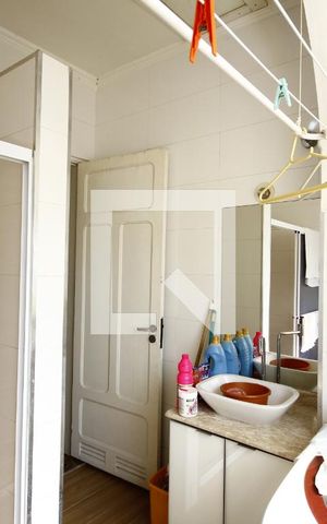 Casa à venda com 200m², 4 quartos e 2 vagasBanheiro