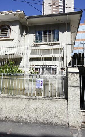 Casa à venda com 200m², 4 quartos e 2 vagasFachada