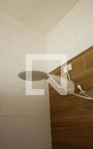 Casa à venda com 200m², 4 quartos e 2 vagasBanheiro