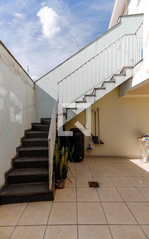 Casa para alugar com 250m², 3 quartos e 4 vagas Casa para alugar com 250m², 3 quartos e 4 vagasEscada Churrasqueira