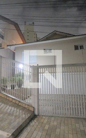 Casa à venda com 540m², 4 quartos e 4 vagasFachada