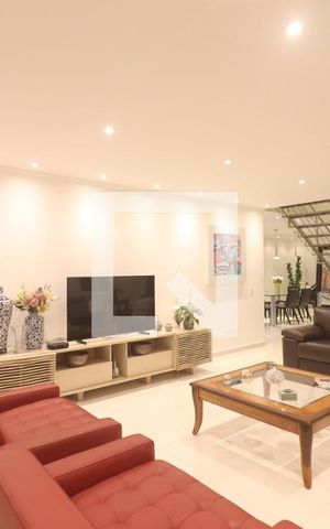 Casa à venda com 540m², 4 quartos e 4 vagasSala