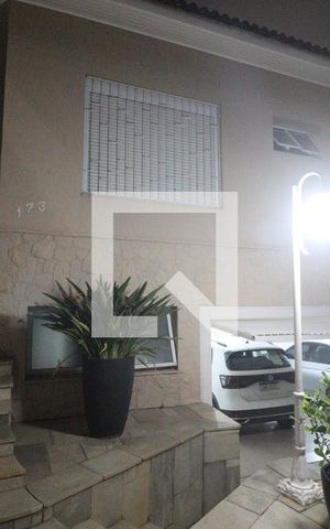 Casa à venda com 540m², 4 quartos e 4 vagasEntrada