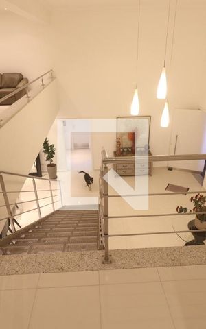 Casa à venda com 540m², 4 quartos e 4 vagasEscada