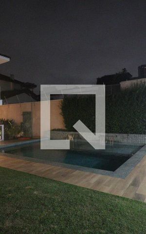 Casa à venda com 540m², 4 quartos e 4 vagasPiscina