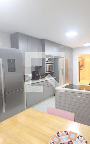 Casa à venda com 540m², 4 quartos e 4 vagasCozinha