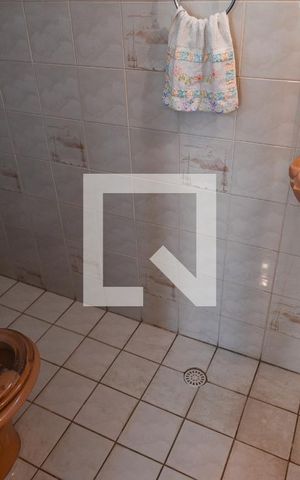 Casa à venda com 360m², 3 quartos e 5 vagas Casa à venda com 360m², 3 quartos e 5 vagasLavabo