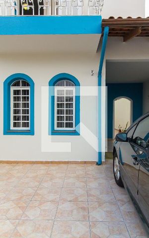 Casa à venda com 173m², 4 quartos e 3 vagas Casa à venda com 173m², 4 quartos e 3 vagasQuintal