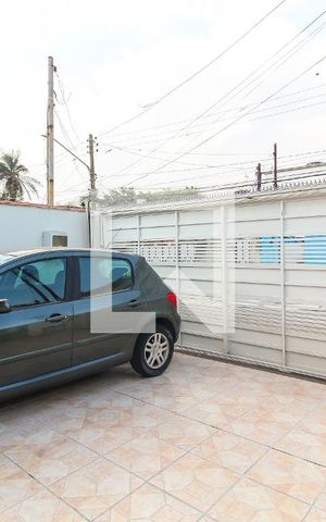 Casa à venda com 173m², 4 quartos e 3 vagas Casa à venda com 173m², 4 quartos e 3 vagasQuintal