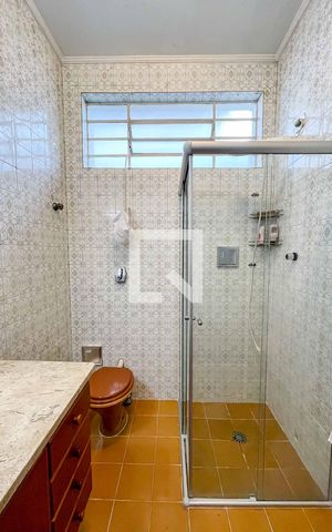 Casa à venda com 310m², 3 quartos e 2 vagas Casa à venda com 310m², 3 quartos e 2 vagasBanheiro