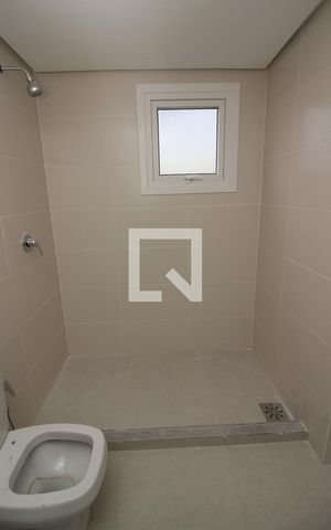 Apartamento à venda com 143m², 3 quartos e 2 vagas Apartamento à venda com 143m², 3 quartos e 2 vagasBanheiro da Suíte