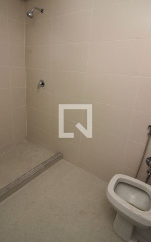 Apartamento à venda com 143m², 3 quartos e 2 vagas Apartamento à venda com 143m², 3 quartos e 2 vagasBanheiro Social