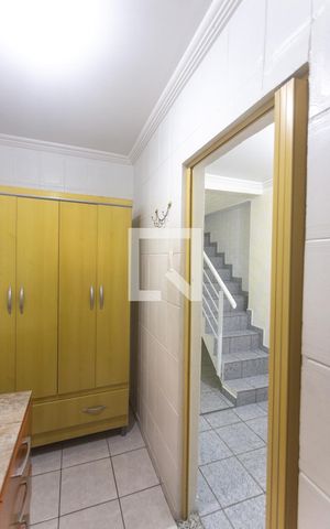 Casa à venda com 188m², 3 quartos e 2 vagas Casa à venda com 188m², 3 quartos e 2 vagasCloset