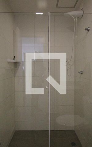 Studio para alugar com 29m², 1 quarto e 1 vaga Studio para alugar com 29m², 1 quarto e 1 vagaBanheiro