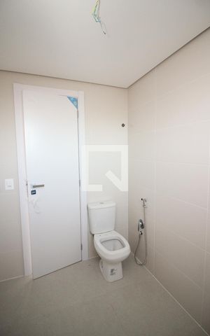 Apartamento à venda com 143m², 3 quartos e 2 vagas Apartamento à venda com 143m², 3 quartos e 2 vagasBanheiro Social