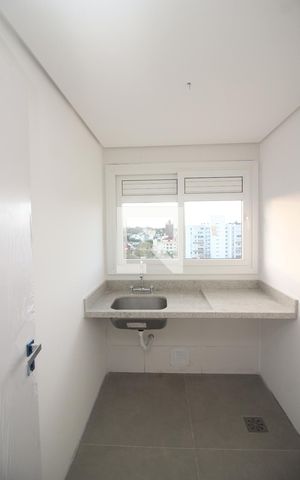 Apartamento à venda com 143m², 3 quartos e 2 vagas Apartamento à venda com 143m², 3 quartos e 2 vagasÁrea de Serviço