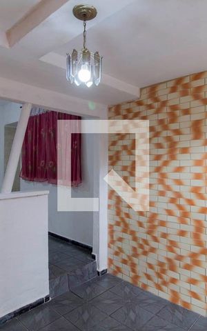 Casa para alugar com 60m², 1 quarto e sem vaga Casa para alugar com 60m², 1 quarto e sem vagaSala