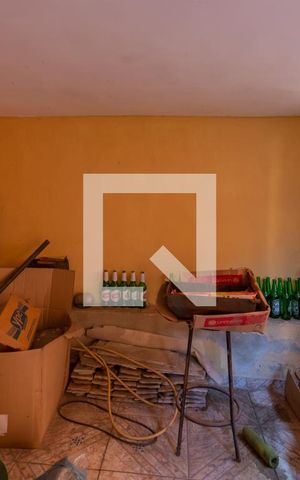 Casa à venda com 372m², 2 quartos e 2 vagas Casa à venda com 372m², 2 quartos e 2 vagasPorão