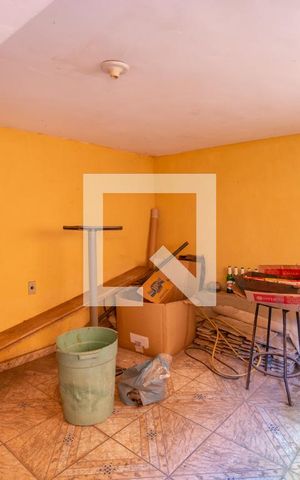 Casa à venda com 372m², 2 quartos e 2 vagas Casa à venda com 372m², 2 quartos e 2 vagasPorão