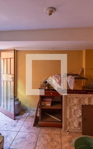 Casa à venda com 372m², 2 quartos e 2 vagas Casa à venda com 372m², 2 quartos e 2 vagasPorão