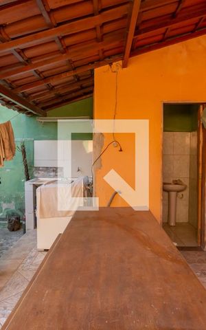 Casa à venda com 372m², 2 quartos e 2 vagas Casa à venda com 372m², 2 quartos e 2 vagasÁrea de Serviço - Quintal