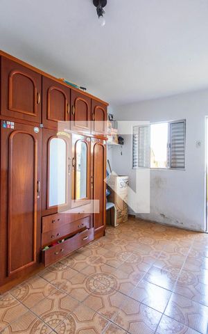 Casa à venda com 150m², 3 quartos e 3 vagas Casa à venda com 150m², 3 quartos e 3 vagasQuarto 1