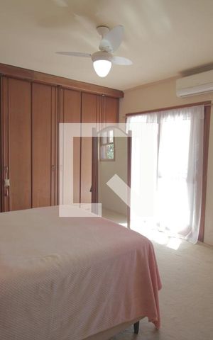 Casa à venda com 190m², 3 quartos e 3 vagasSuíte