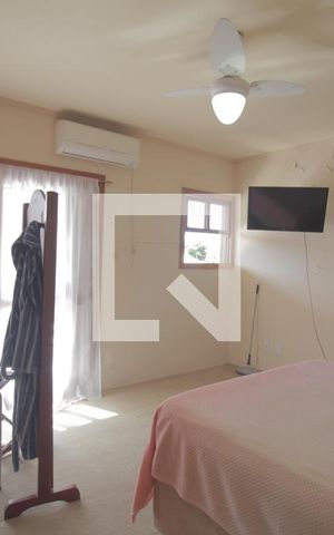 Casa à venda com 190m², 3 quartos e 3 vagasSuíte