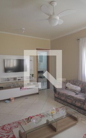 Casa à venda com 190m², 3 quartos e 3 vagasSala de TV
