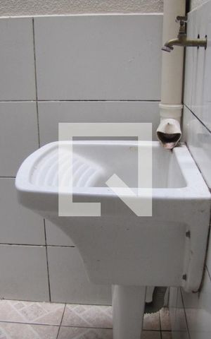 Casa de condomínio à venda com 69m², 2 quartos e 1 vagaÁrea de Serviço