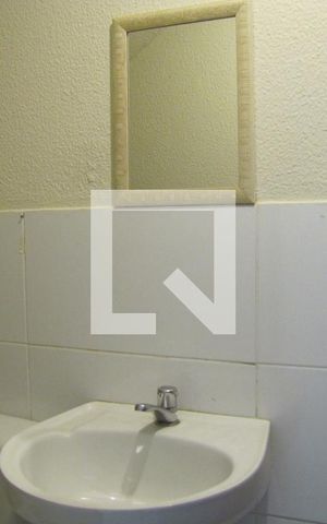 Casa de condomínio à venda com 69m², 2 quartos e 1 vagaLavabo