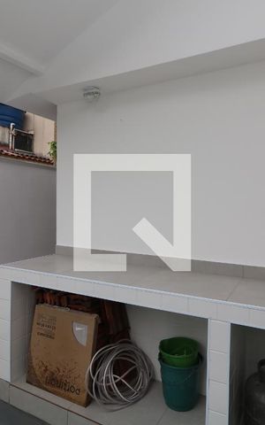 Casa à venda com 70m², 1 quarto e 1 vagaQuintal