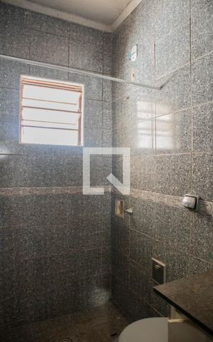 Casa à venda com 180m², 3 quartos e 2 vagas Casa à venda com 180m², 3 quartos e 2 vagasBanheiro