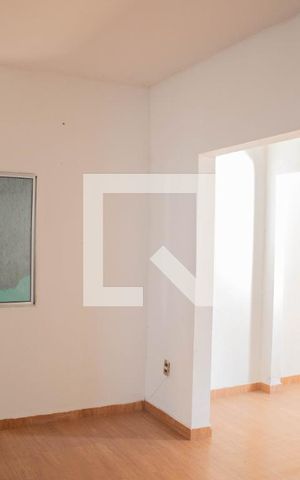 Casa à venda com 180m², 3 quartos e 2 vagas Casa à venda com 180m², 3 quartos e 2 vagasSala