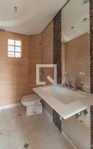 Casa de condomínio à venda com 195m², 3 quartos e 2 vagas Casa de condomínio à venda com 195m², 3 quartos e 2 vagasLavabo