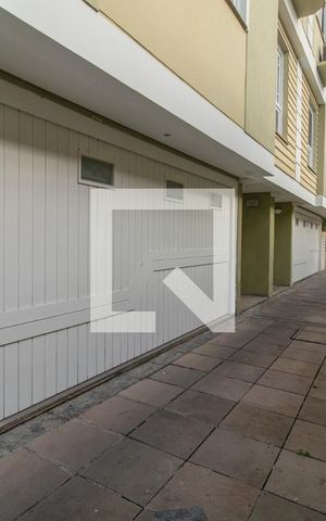 Casa de condomínio à venda com 195m², 3 quartos e 2 vagas Casa de condomínio à venda com 195m², 3 quartos e 2 vagasÁrea externa